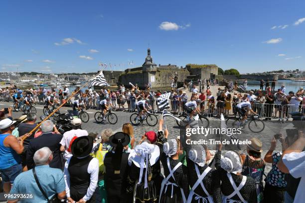 Wout Poels of The Netherlands and Team Sky / Geraint Thomas of Great Britain and Team Sky / Christopher Froome of Great Britain and Team Sky / Egan...