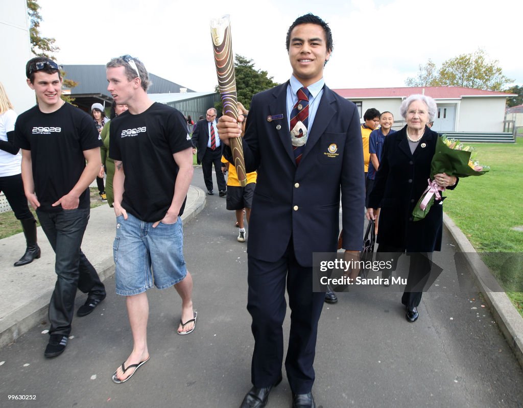 Delhi 2010 Commonwealth Games Queen's Baton Arrives In Auckland