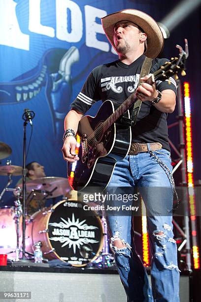 Jason Aldean performs in concert during "The Last Rodeo" Tour at the Jerome Schottenstein Center on May 16, 2010 in Columbus, Ohio.