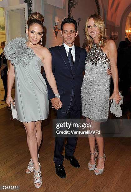 Gucci Creative Director Frida Giannini poses with singer/actress Jennifer Lopez and husband singer Marc Anthony attend the Vanity Fair and Gucci...