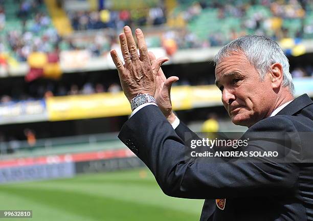 Roma's coach Claudio Ranieri applauds prior his team's last Italian serie A football match af the season against Chievo, at Marc'Antonio Bentegodi...