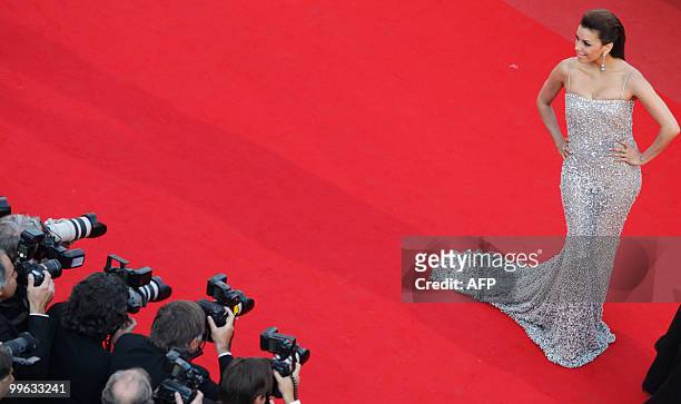 Actress Eva Longoria Parker arrives on the red carpet for the screening of "Tournee" in competition by director Mathieu Amalric at the 63rd Cannes...