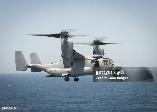 mv-22b osprey - rotor basculante fotografías e imágenes de stock