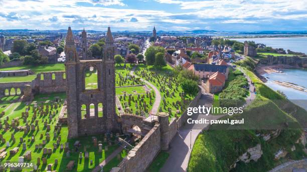 st. andrews antenne schottland - st andrews schotland stock-fotos und bilder