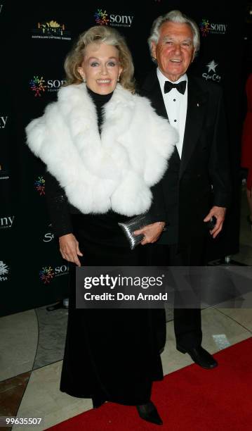 Blanche D'Alpuget and Bob Hawke pose on the red carpet at the Australian Captains' Dinner To Tackle Youth Cancer function held at Star City Casino on...