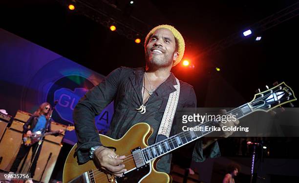 Lenny Kravitz performs at the GULF AID benefit concert at Mardi Gras World River City on May 16, 2010 in New Orleans, Louisiana.