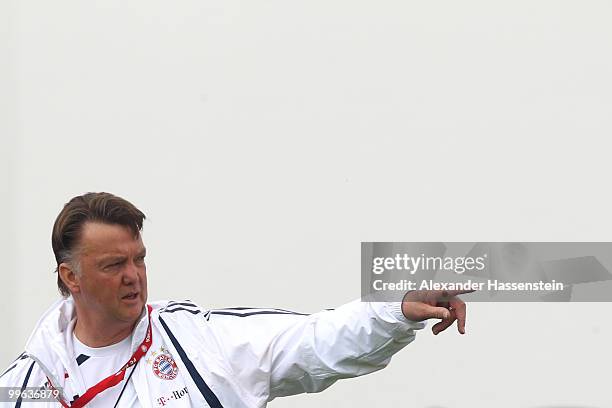 Louis van Gaal, head coach of Bayern Muenchen, gives instructions to his players during the Bayern Muenchen training session at Bayern's training...