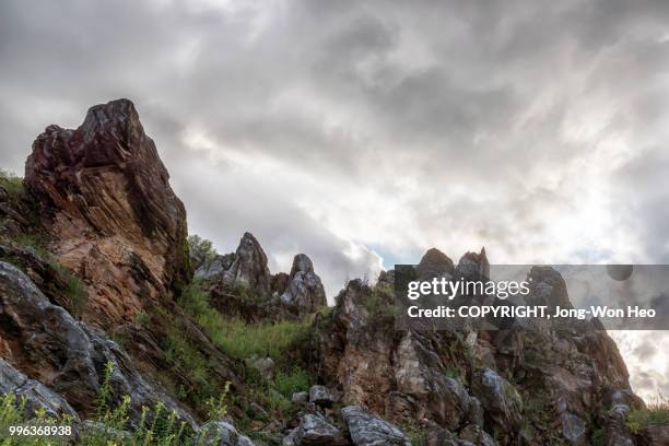 the small mountain of rocks - jong won heo stock pictures, royalty-free photos & images