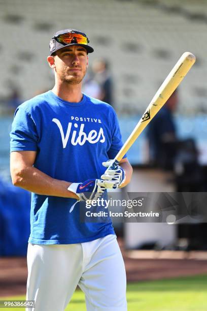 Los Angeles Dodgers first baseman Cody Bellinger looks on during batting practice before a MLB game between the Pittsburgh Pirates and the Los...