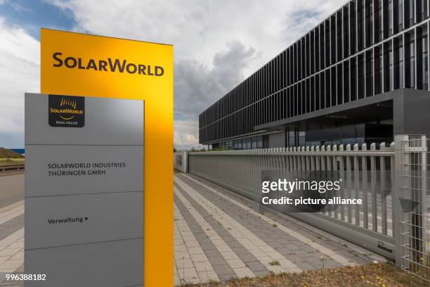 July 2018, Germany, Arnstadt: A company sign stands in front of the Arnstadt location of SolarWorld Industries. Today, the works council and IG...