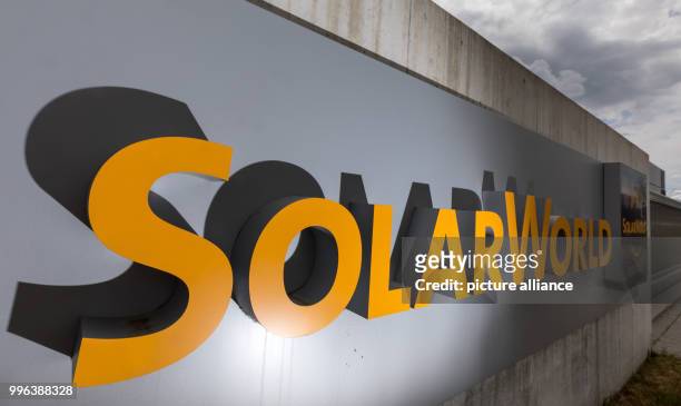 July 2018, Germany, Arnstadt: A company sign stands in front of the Arnstadt location of SolarWorld Industries. Today, the works council and IG...
