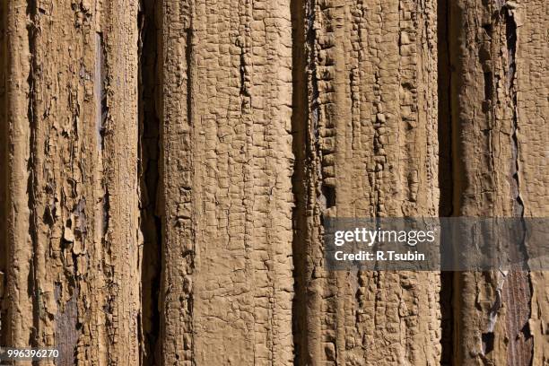 retro weathered painted wooden wall background - parquet cloué photos et images de collection