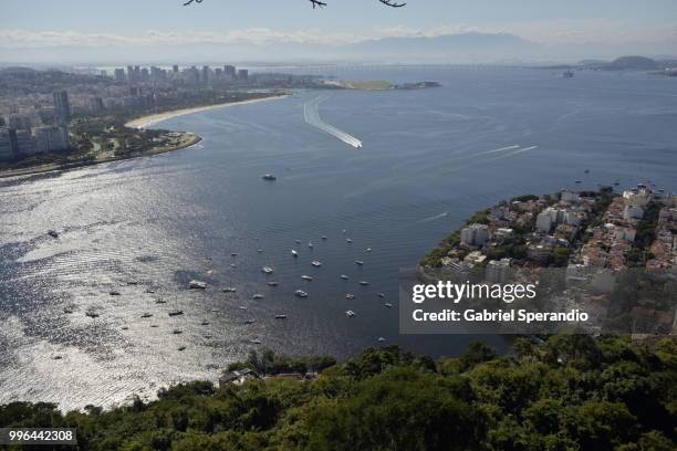 rio de janeiro - フラミンゴビーチ ストックフォトと画像