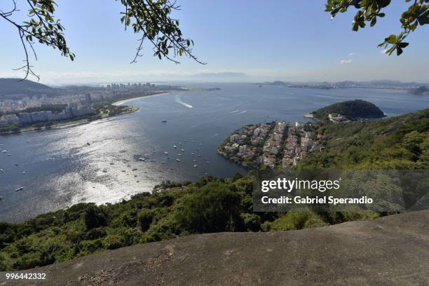 rio de janeiro - フラミンゴビーチ ストックフォトと画像