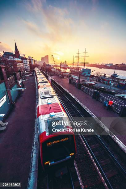 morning commute - kunde stock pictures, royalty-free photos & images