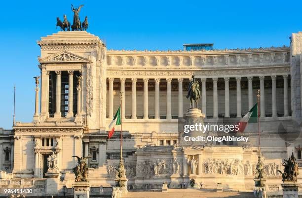 altare della patria (altar des vaterlandes), auch bekannt als das monumento nazionale eine vittorio emanuele ii, rom, italien. - monumento stock-fotos und bilder