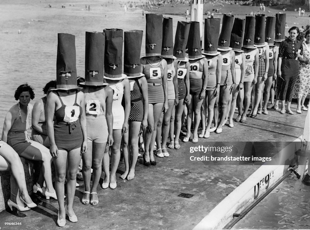 Beauty contest in Cliftonville. Photograph. 1936.  (Photo by Austrian Archives (S)/Imagno/Getty Images)