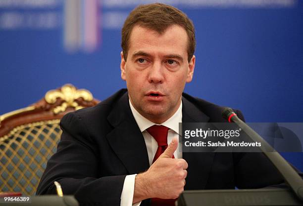 Russian President Dmitry Medvedev delivers a speech during a meeting at the Presidential administration on May 17, 2010 in Kiev, Ukraine. Medvedev is...
