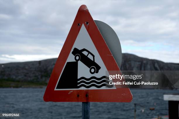 quayside sign at kifjord, northern norway - mar da noruega - fotografias e filmes do acervo