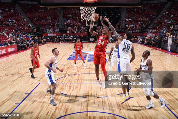 Wendell Carter Jr., #34 of the Chicago Bulls shoots the ball against the Dallas Mavericks during the 2018 Las Vegas Summer League on July 11, 2018 at...
