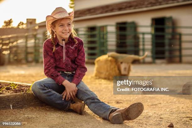 vaquera joven utah - cowgirl hairstyles fotografías e imágenes de stock