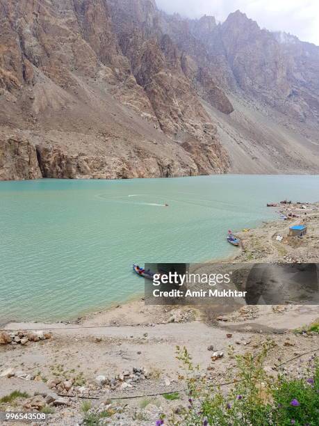 lake made by landscape - amir mukhtar 個照片及圖片檔