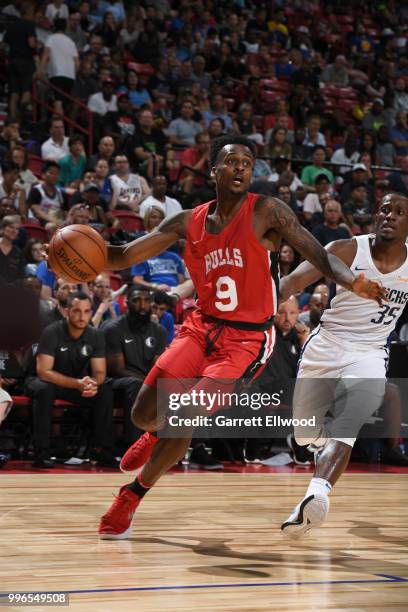 Antonio Blakeney of the Chicago Bulls handles the ball against the Dallas Mavericks during the 2018 Las Vegas Summer League on July 11, 2018 at the...