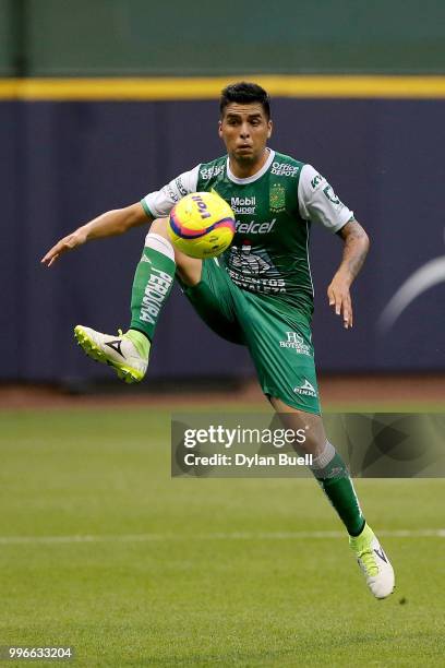 Hernan Burbano of Club Leon dribbles the ball in the first half against CF Pachuca at Miller Park on July 11, 2018 in Milwaukee, Wisconsin.
