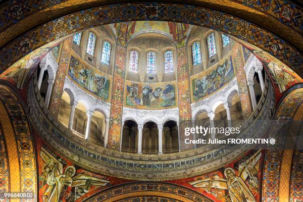 dôme de la basilique sainte-thérèse de lisieux, normandy - dôme stock pictures, royalty-free photos & images