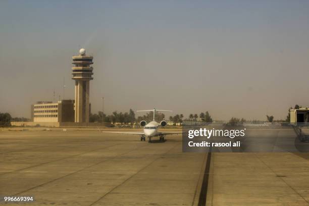 baghdad international airport - rio eufrates imagens e fotografias de stock