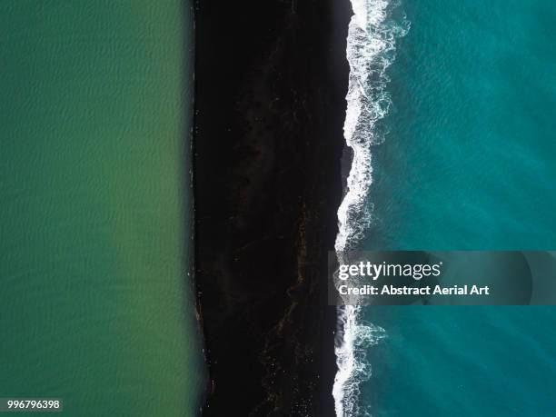 river, black beach and ocean, iceland - aircraft sea stock pictures, royalty-free photos & images