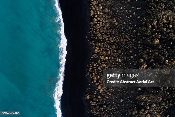 black beach, iceland - クワッドコプター ストックフォトと画像