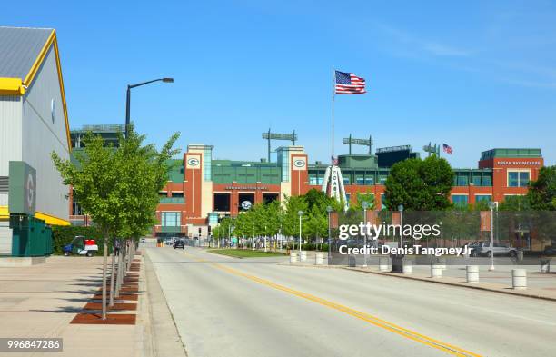 lambeau field - green bay stadium stock pictures, royalty-free photos & images