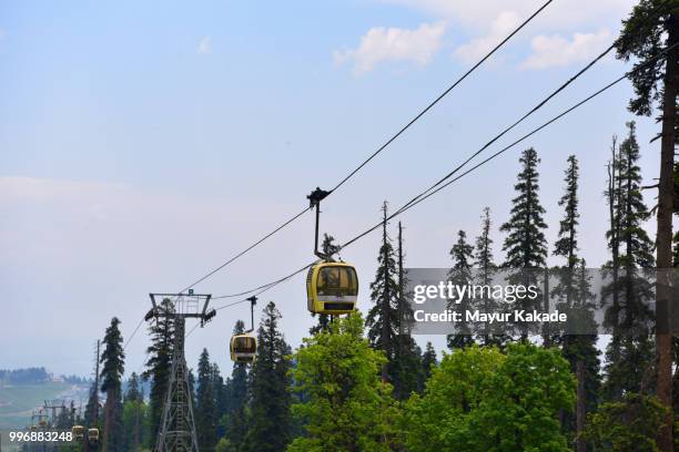 gandola at gulmarg - baramulla district stockfoto's en -beelden