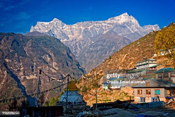 namche bazaar, khumbu area (everest region), nepal - sagarmatha national park stockfoto's en -beelden