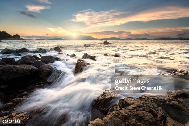 dramatic seascape - hk landscape fotografías e imágenes de stock