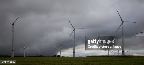 Rotors of wind turbines spinning by Paderborn, Germany, 05 October 2017. The German weather service warns of violent squalls in Mecklenburg-Western...