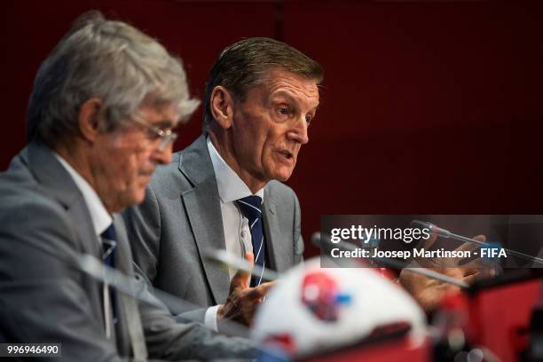 Andy Roxburgh Photos and Premium High Res Pictures - Getty Images