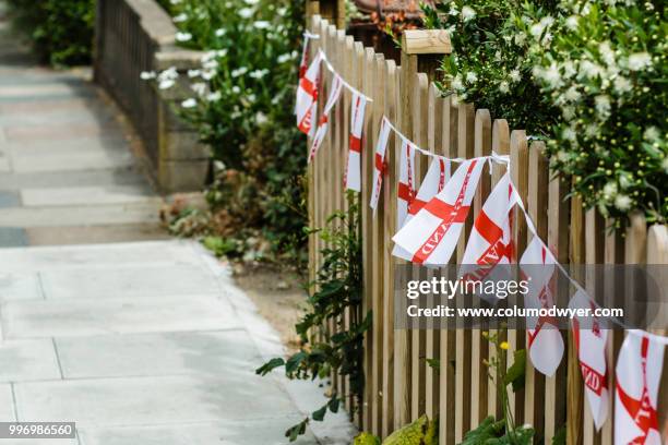 english flags, london. - english flag stockfoto's en -beelden