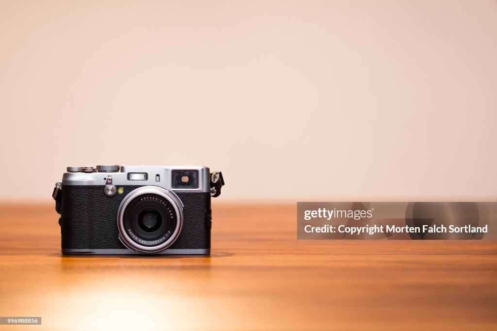 Point-and-shoot camera