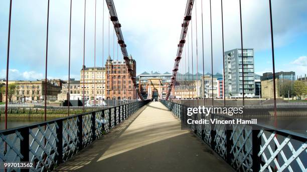 south portland street suspension bridge - vincent hamill stock pictures, royalty-free photos & images