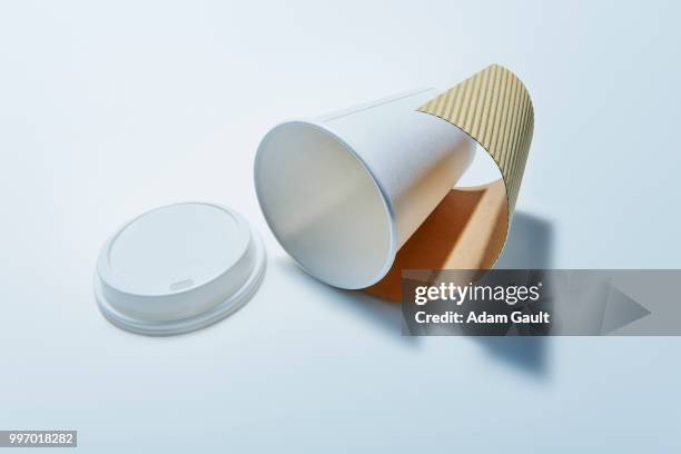 deconstructed disposable hot drink coffee cup - behållare för farligt avfall bildbanksfoton och bilder