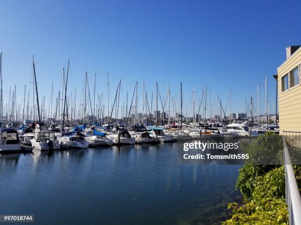 alameda marina - alameda california stockfoto's en -beelden