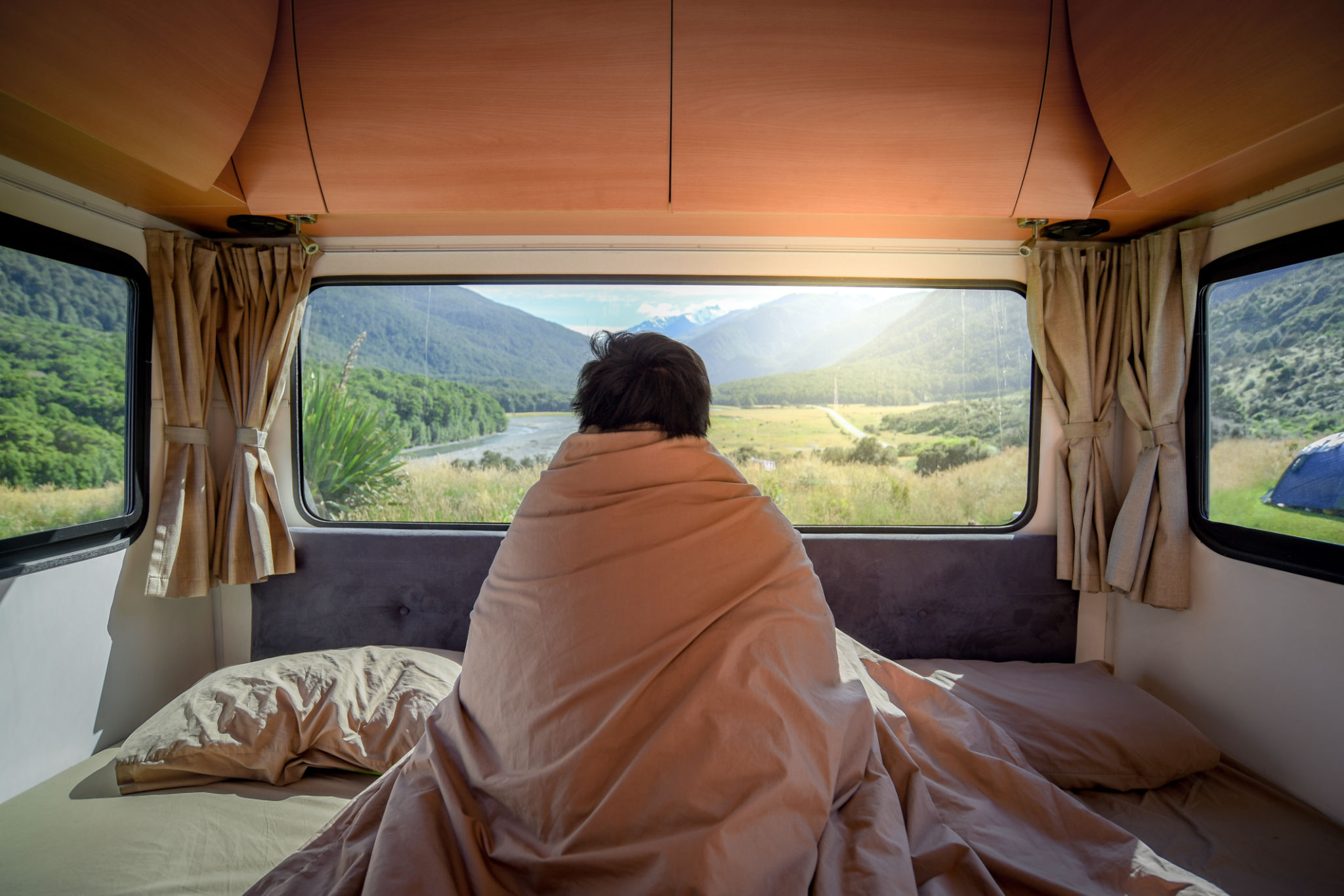 caravan traveling