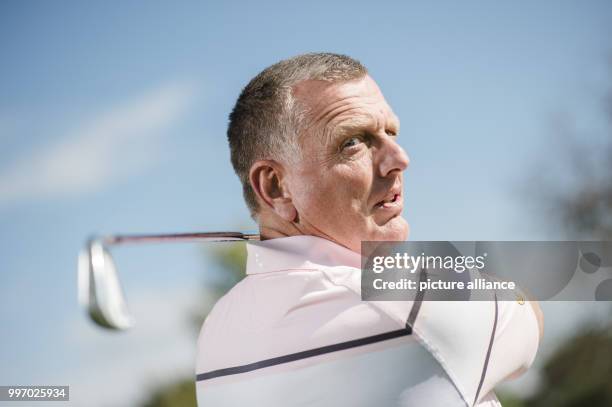 Mark Stevenson, golf coach and PGA professional can be seen at the Golf club Gut Rieden In Starnberg, Germany, 27 September 2017. Photo: Andreas...