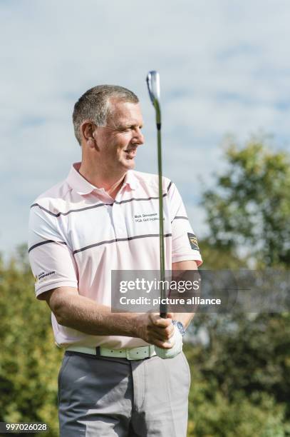 Mark Stevenson, golf coach and PGA professional can be seen at the Golf club Gut Rieden In Starnberg, Germany, 27 September 2017. Photo: Andreas...