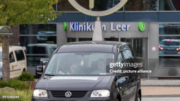 The patient mobile transporting home patients from the Leer Clinic in Leer, Germany, 04 October 2017. The pilot project from the Leer district is...