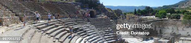 éfeso anfiteatro en turquía - lo celso fotografías e imágenes de stock