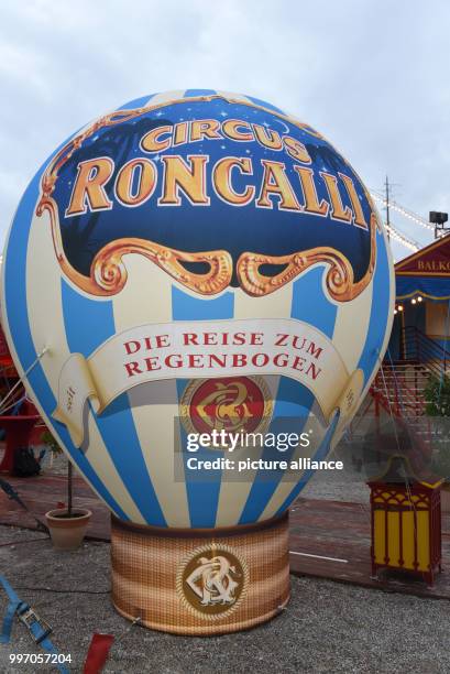 The letters "Roncalli" can be seen during the premiere gala of Circus Roncalli under the slogan "40 years of traveling towards the rainbow" at the...