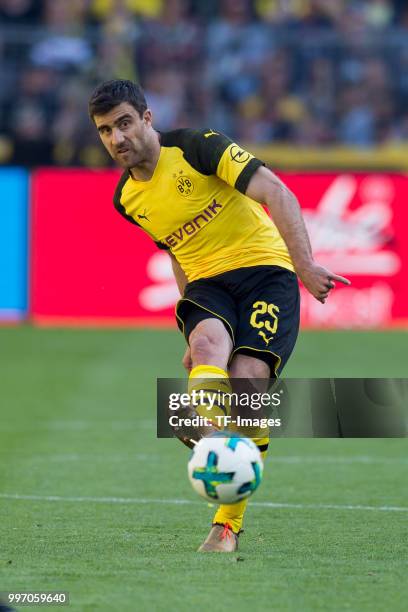 Sokratis of Dortmund controls the ball during the Bundesliga match between Borussia Dortmund and 1. FSV Mainz 05 at Signal Iduna Park on May 5, 2018...